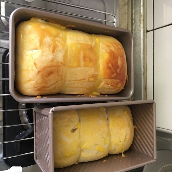 牛奶吐司 : 酸甜梅子一起做