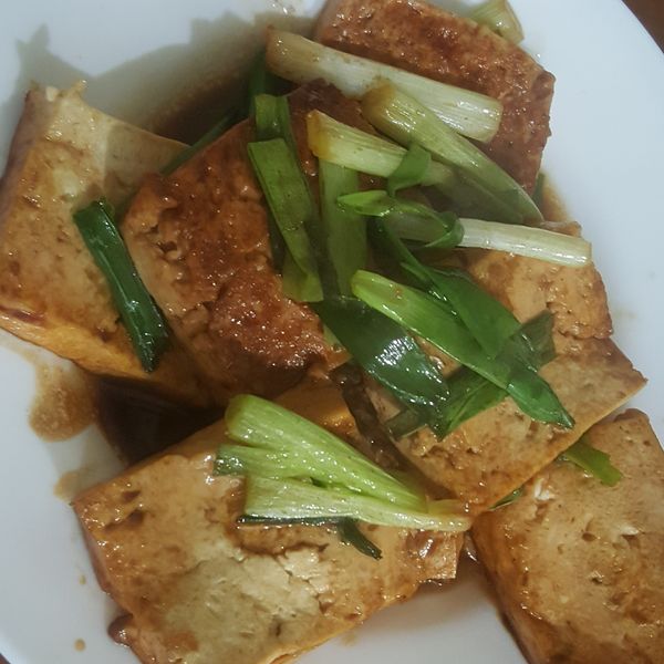 【菜鳥人妻學做菜】蔥燒豆腐：愛烹飪@醫師娘 一起做