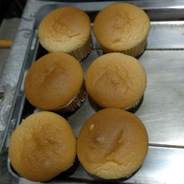 蜂蜜軟Q杯子蛋糕 : 林麗雪一起做