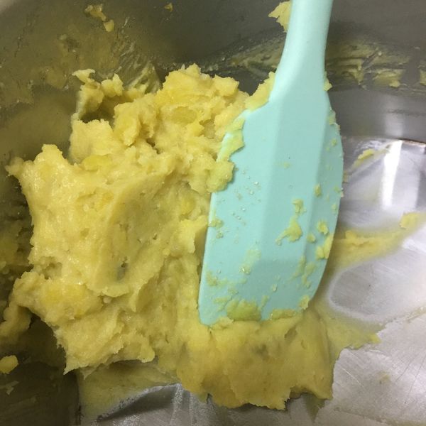 🍠奶香地瓜餡🍠：黑小貓 一起做