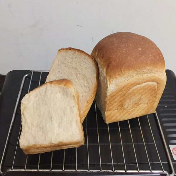 80%水分的全麥醇奶吐司(低溫發酵法) : Lumi一起做