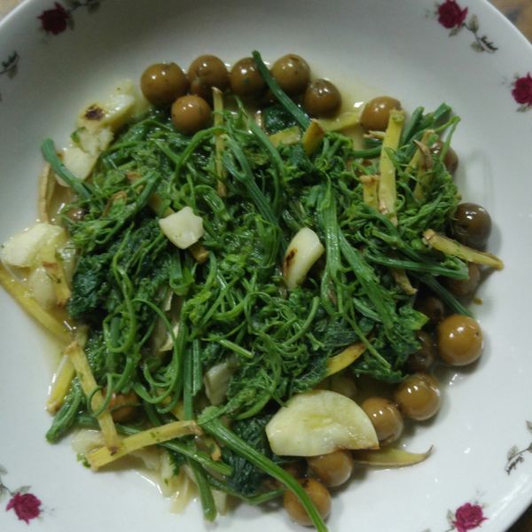 山產店才有的--破布子炒龍鬚菜 : 雅棠御守一起做