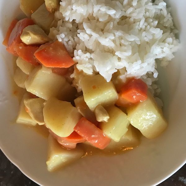 雞肉咖哩飯：咪 一起做