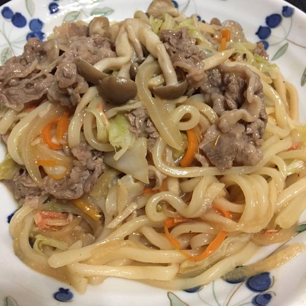 乾炒雞肉烏龍麵 清個冰箱吧：Mia Liu 一起做