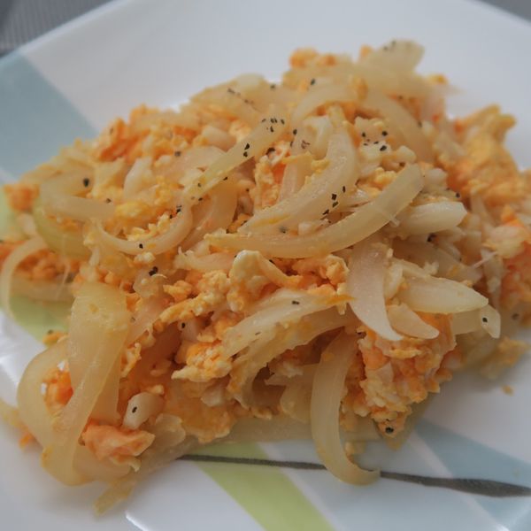 洋蔥炒蛋 五分鐘家常菜 便當菜 : Dandan Wang一起做