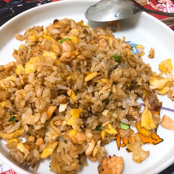 鮭魚蛋炒飯：玫瑰夫人🌹 一起做