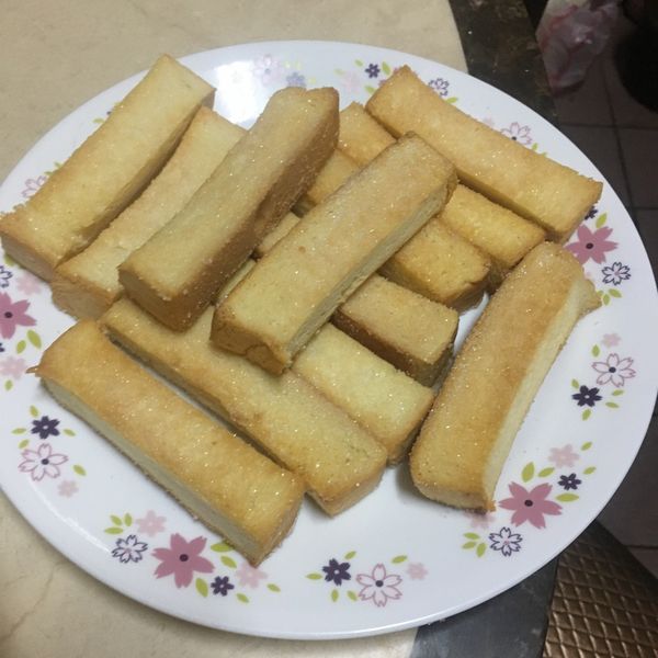 奶油酥條。三種食材20分鐘完成 : 賴月月一起做