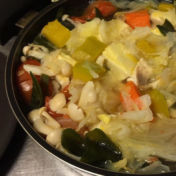 瘦身好夥伴～低卡番茄鮮菇高麗菜鯛魚湯：Kay  一起做