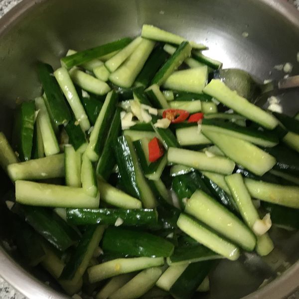 涼拌小黃瓜 : 樂樂一起做