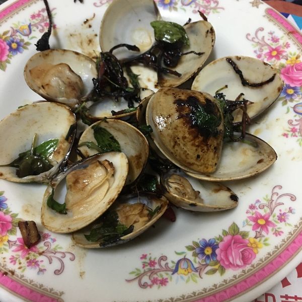 九層塔炒蛤蜊 : 玫瑰夫人🌹一起做