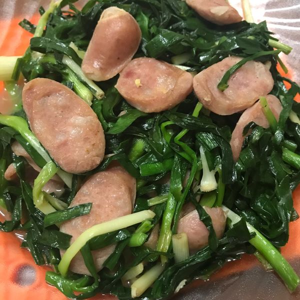 【香腸炒韭菜】鹹鹹甜甜、簡單的色香味 : Erica一起做