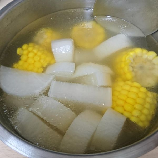 玉米排骨蘿蔔湯[烹大師時食饗宴] : PW一起做