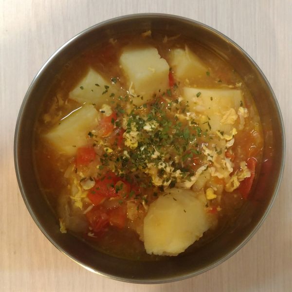 ♨️暖心鮮甜 番茄洋蔥濃湯：小黑蚊的創意隨興料理 一起做