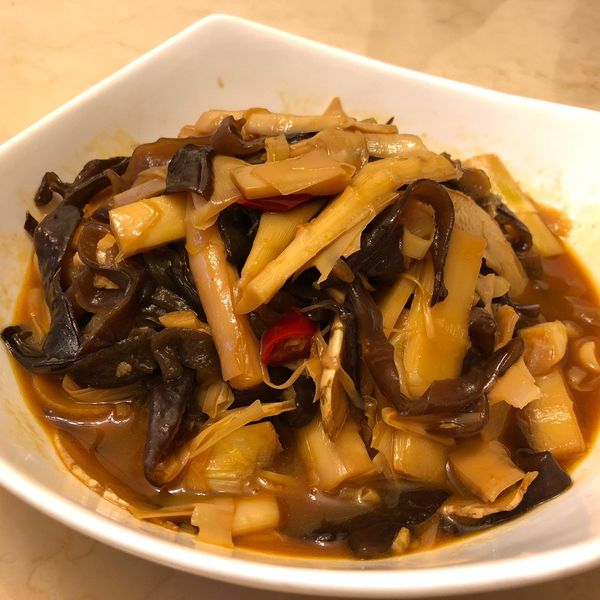 桂竹筍燜木耳絲【7】：Ivy Yang 一起做
