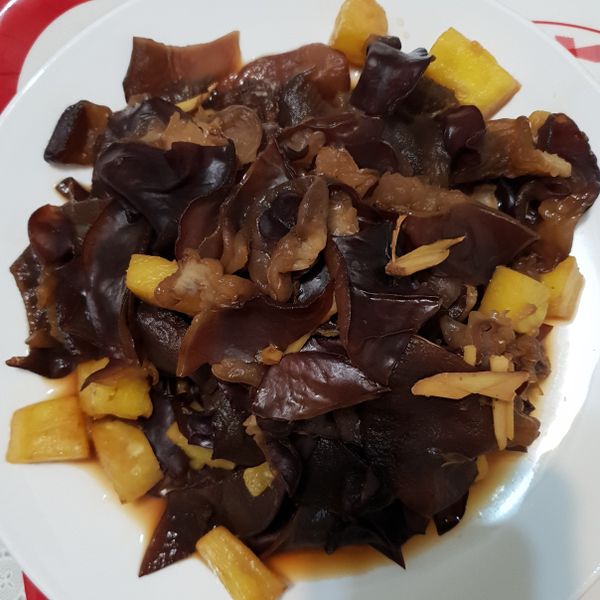 開胃順暢料理之木耳炒鳳梨 : 琦琦一起做