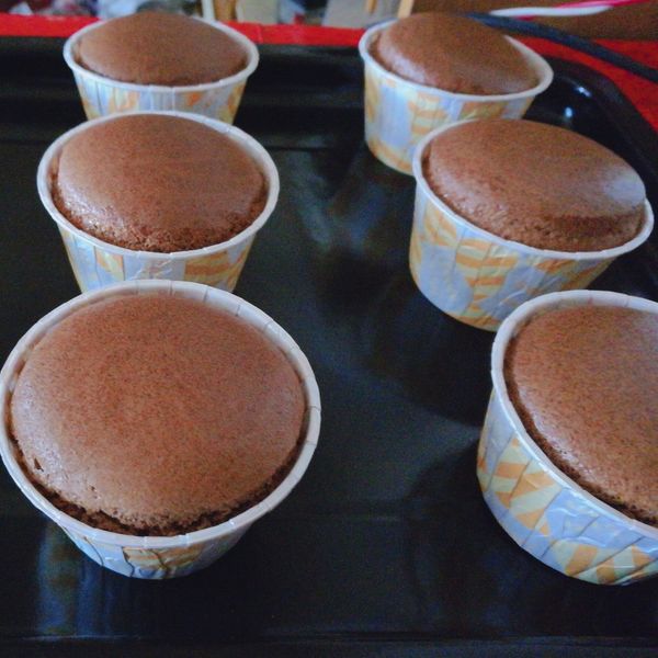 法芙娜可可戚風杯子蛋糕（燙麵戚風） : 吃貨霆一起做