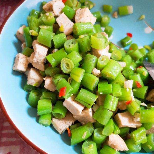 四季豆嫩炒雞丁【影片】：朱小珮 一起做