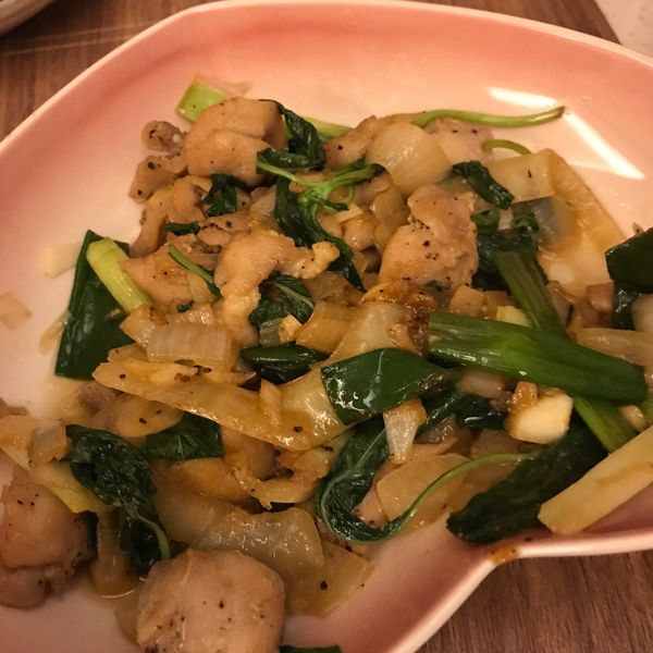 蔥爆洋蔥雞丁：張笑笑 一起做