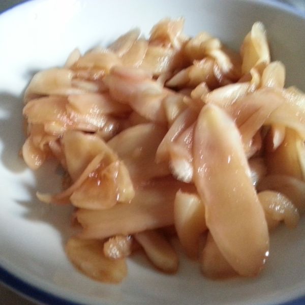 醃漬嫩薑片：YiFen Chien 一起做