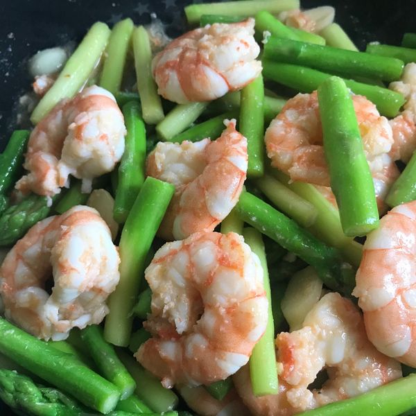 蘆筍炒蝦仁 : Dorise Huang一起做
