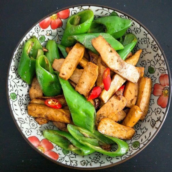 糯米椒炒豆干 : Vivi Hsu一起做