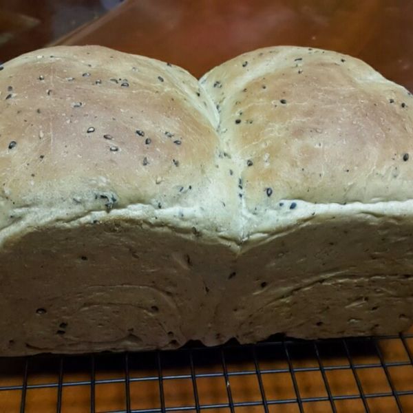 芝麻鮮奶吐司 : Jhan Emma一起做