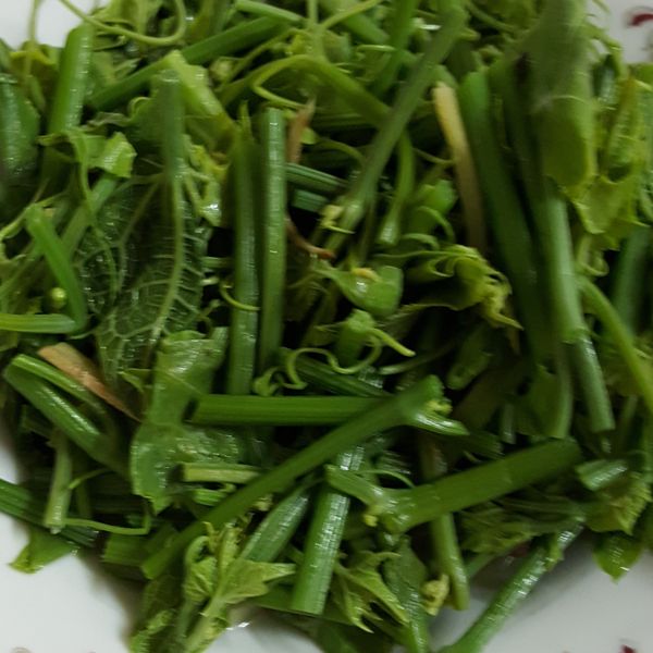 清炒龍鬚菜 : Xiaoting Zhang一起做