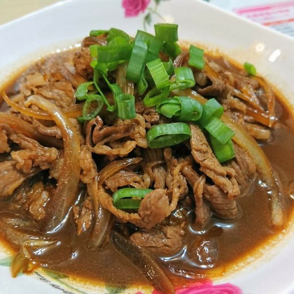 牛丼飯。洋蔥炒牛肉! : Chaderda一起做