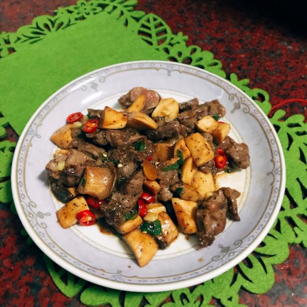 辣炒杏鮑牛肉粒【影片】:Elan 一起做