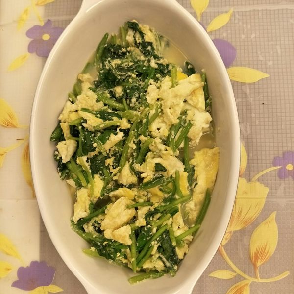 菠菜蛋 : 張育瑄一起做