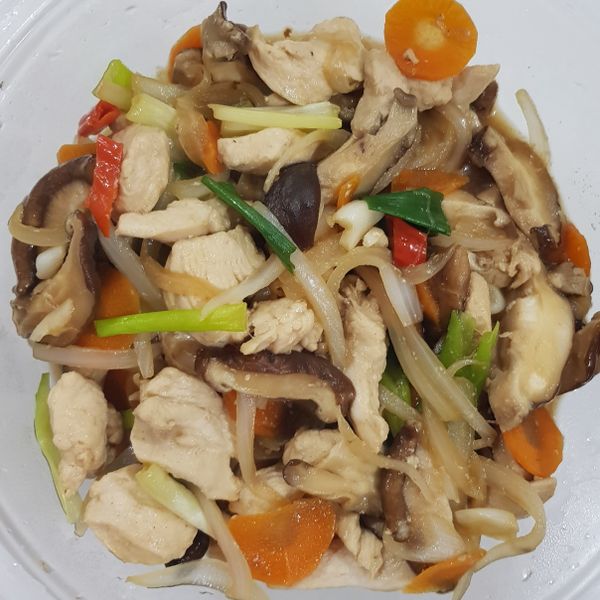 鮮香菇炒嫩雞：grace 一起做