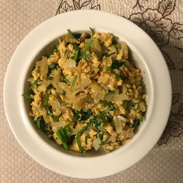 香菜洋蔥炒蛋 : Mila Chang一起做