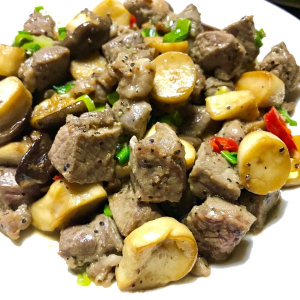 辣炒杏鮑牛肉粒【影片】:Meggy 一起做