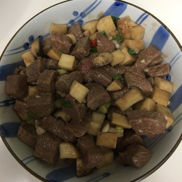 辣炒杏鮑牛肉粒【影片】:小妡 一起做