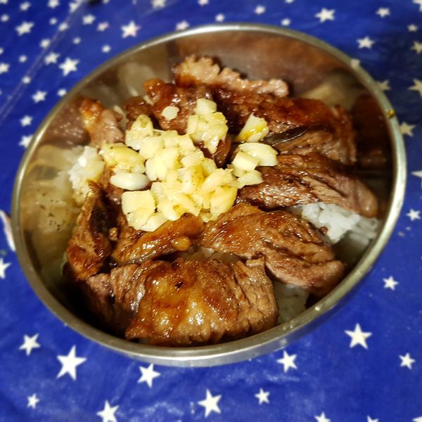 超方便！無骨牛小排蓋飯：高貓貓 一起做