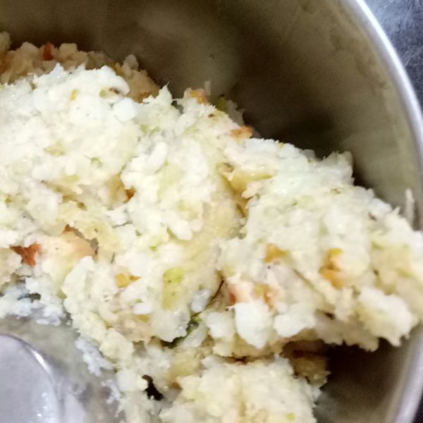 鮭魚蛋炒飯 : Li Ting Chiu一起做