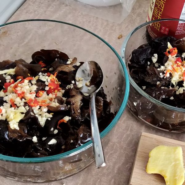 涼拌黑木耳:Viann 一起做