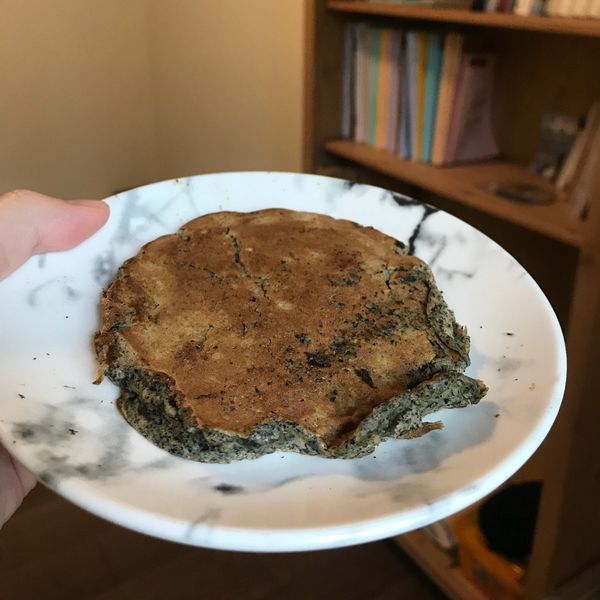 寶寶食譜-無粉無糖無油，芝麻香蕉鬆餅：ᴘᴇᴀɴᴜᴛs🥜手作廚房 一起做