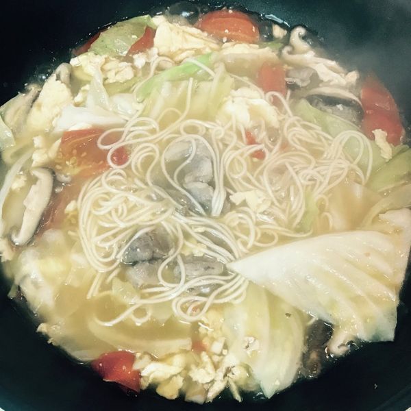 給新手超簡單「番茄蔬菜雞湯麵」✨ : snowkid一起做