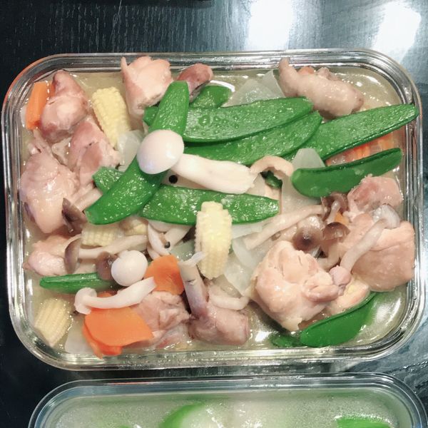 奶油雞肉鮮菇蓋飯-手繪食譜 : Cha Cha Wei一起做