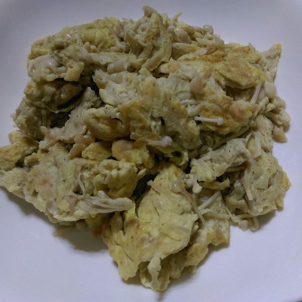 金針菇煎蛋 : 艾斯特一起做
