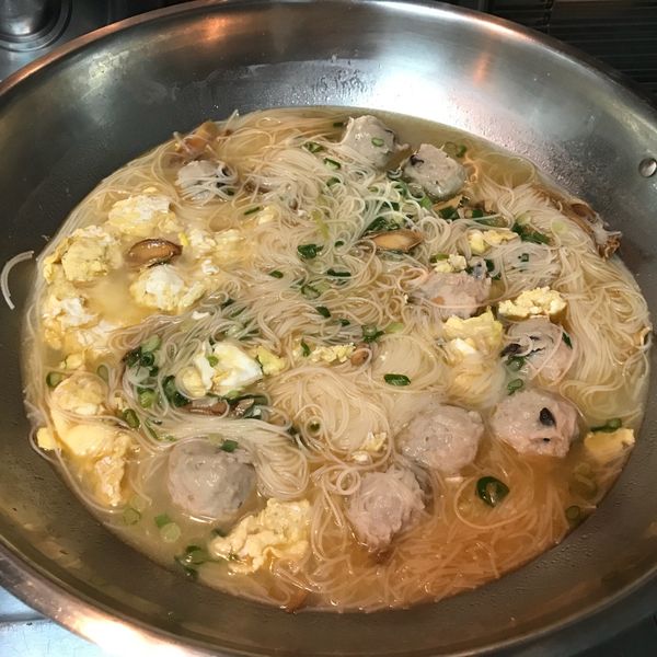 麻油雞蛋麵線：張嘉惠 一起做