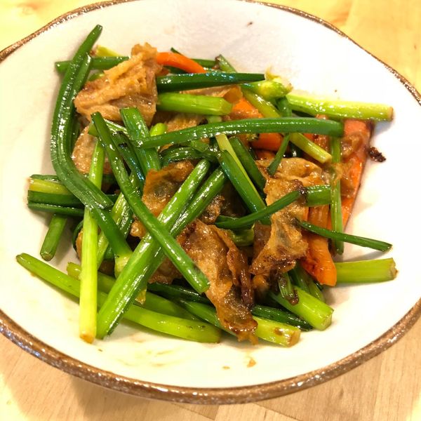 瑪莉廚房：韭菜花炒豆皮 : 沒耐性人妻一起做