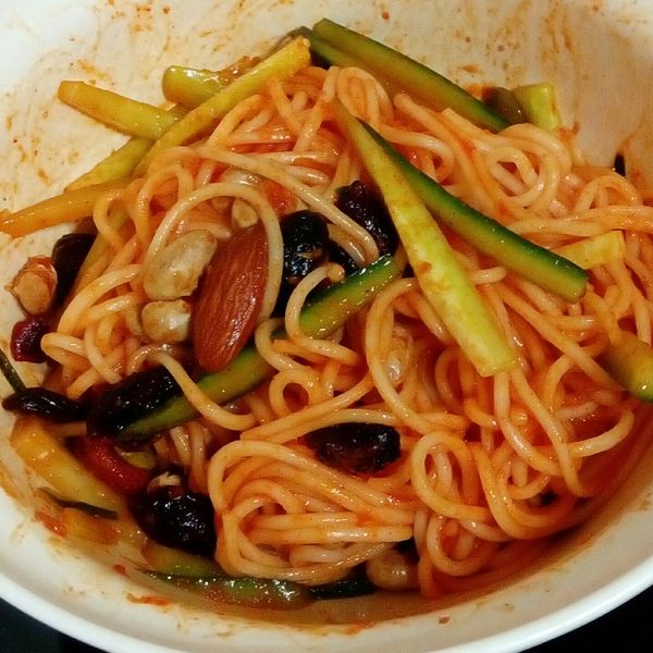 韓式辣醬冷拌麵🍜 : 辛一起做
