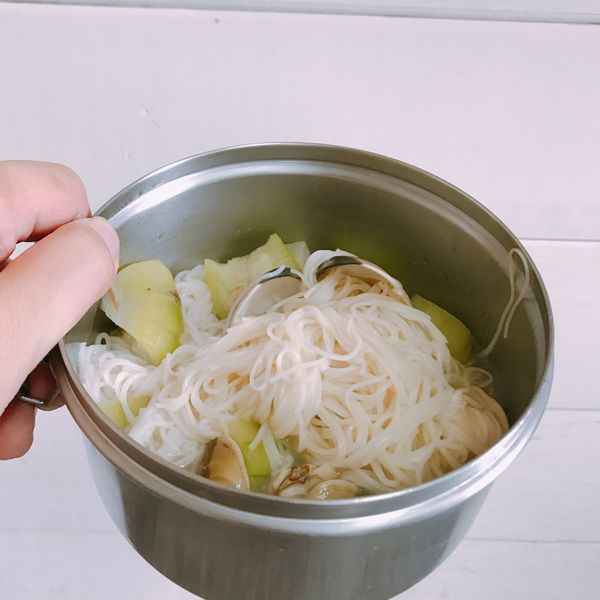 絲瓜蛤蜊麵線：notteric 一起做