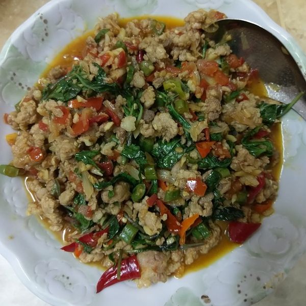 泰式打拋豬肉：秦曉雯 一起做