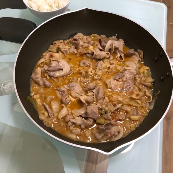 超下飯：辣炒味增豆瓣洋蔥豬肉 : 許瑞軒一起做