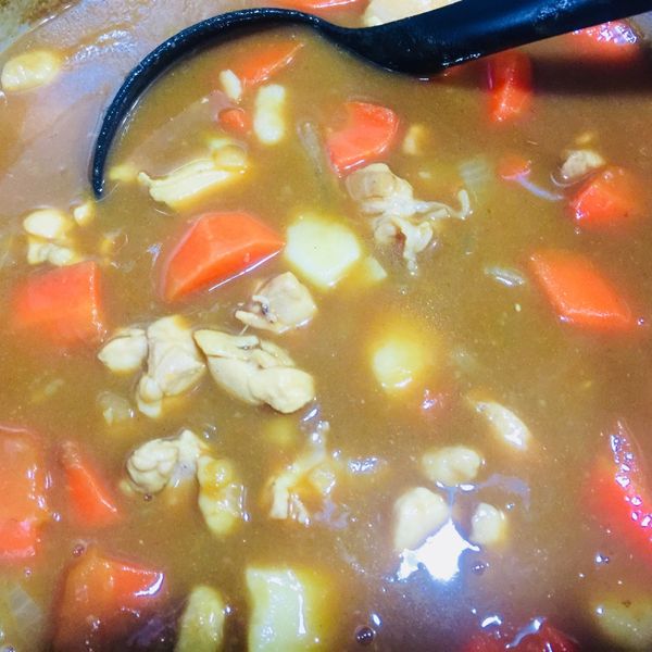 咖哩雞肉：あかうし胖吉 一起做