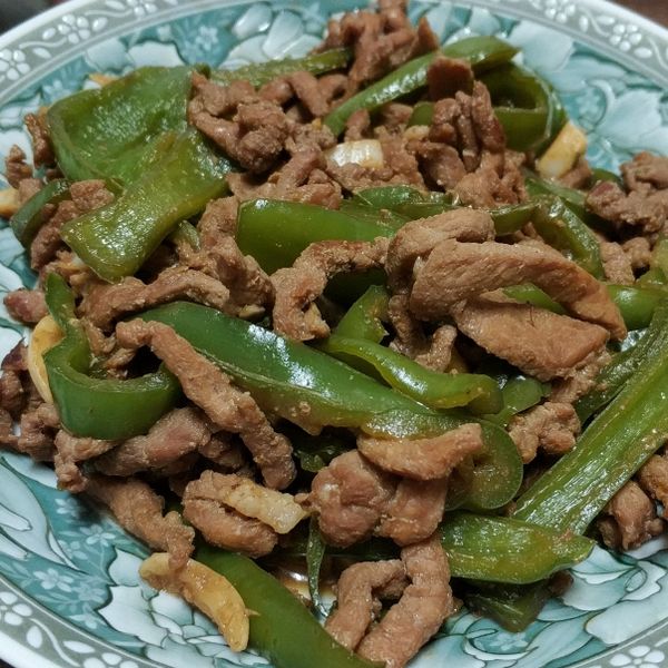青椒炒肉絲～超簡單三步驟家常菜：Sinyu Jhou 一起做