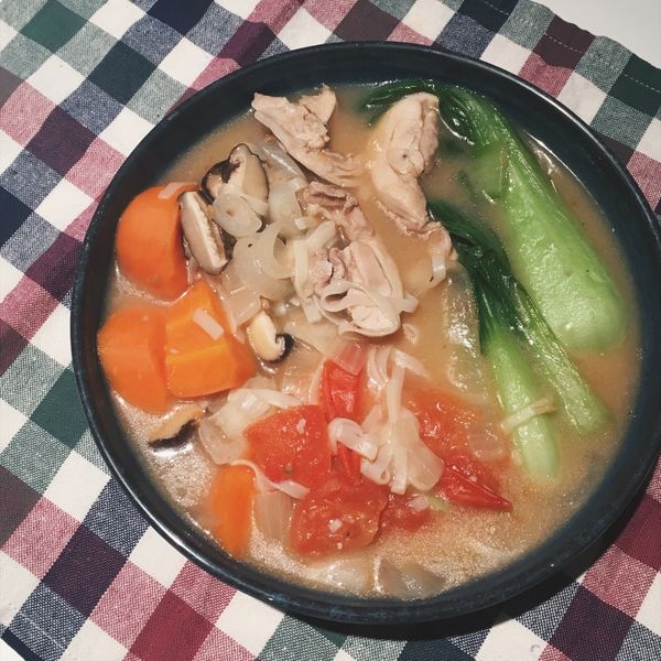 給新手超簡單「番茄蔬菜雞湯麵」✨ : Cherry一起做